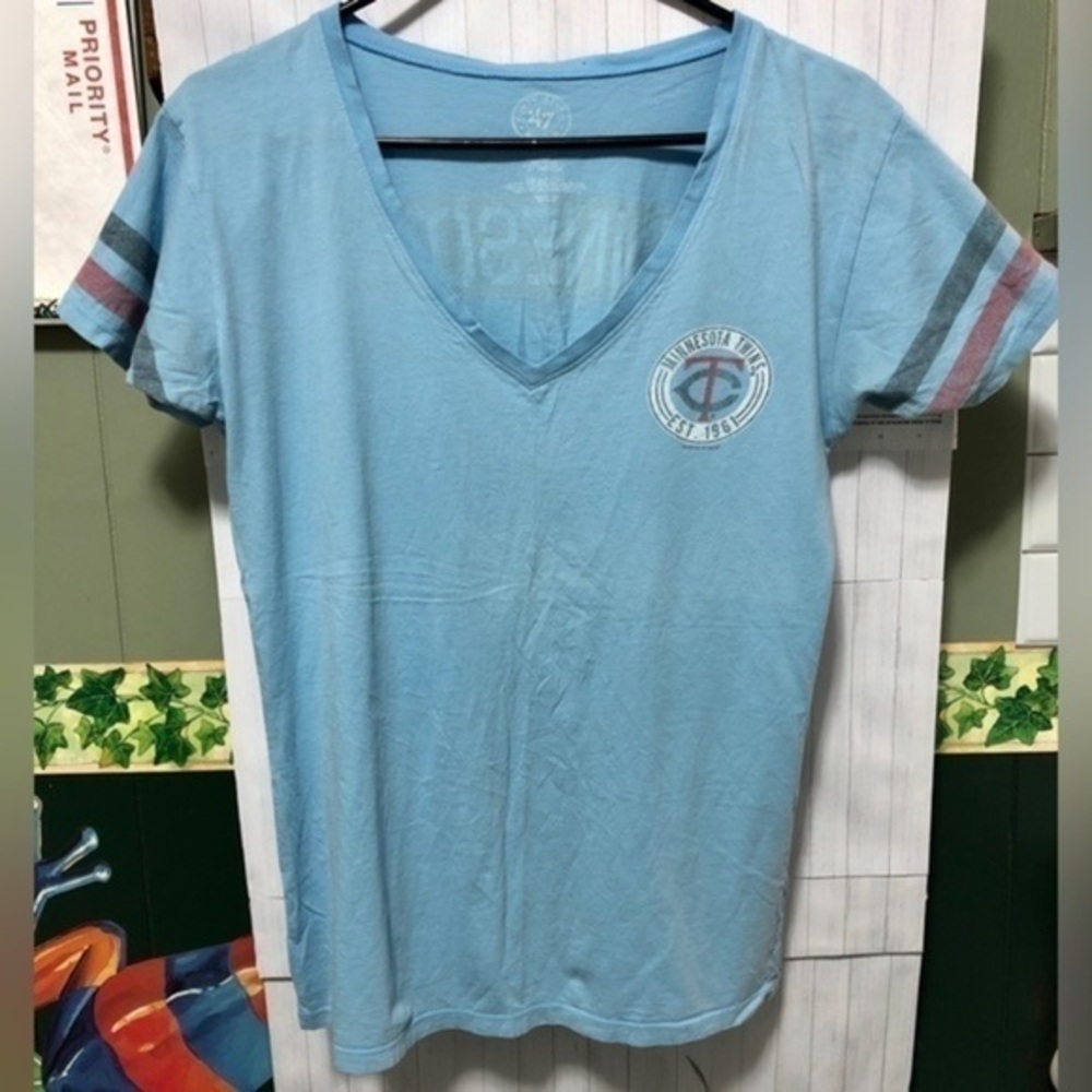 🧧'47 Brand MN Twins V-Neck Tee Light Blue Women's Size L